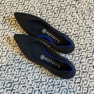 Rothy’s black the point size 7